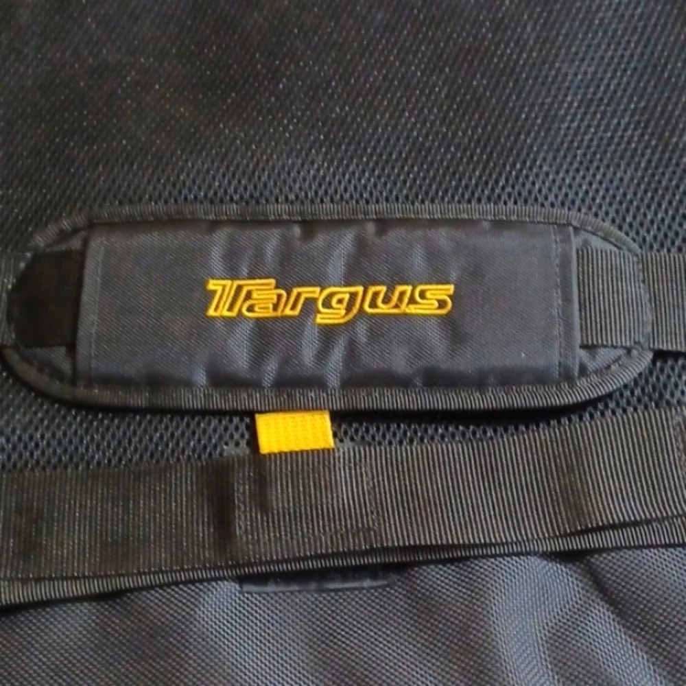 TARGRUS Large Gray & Black LapTop Bag Brand New‎